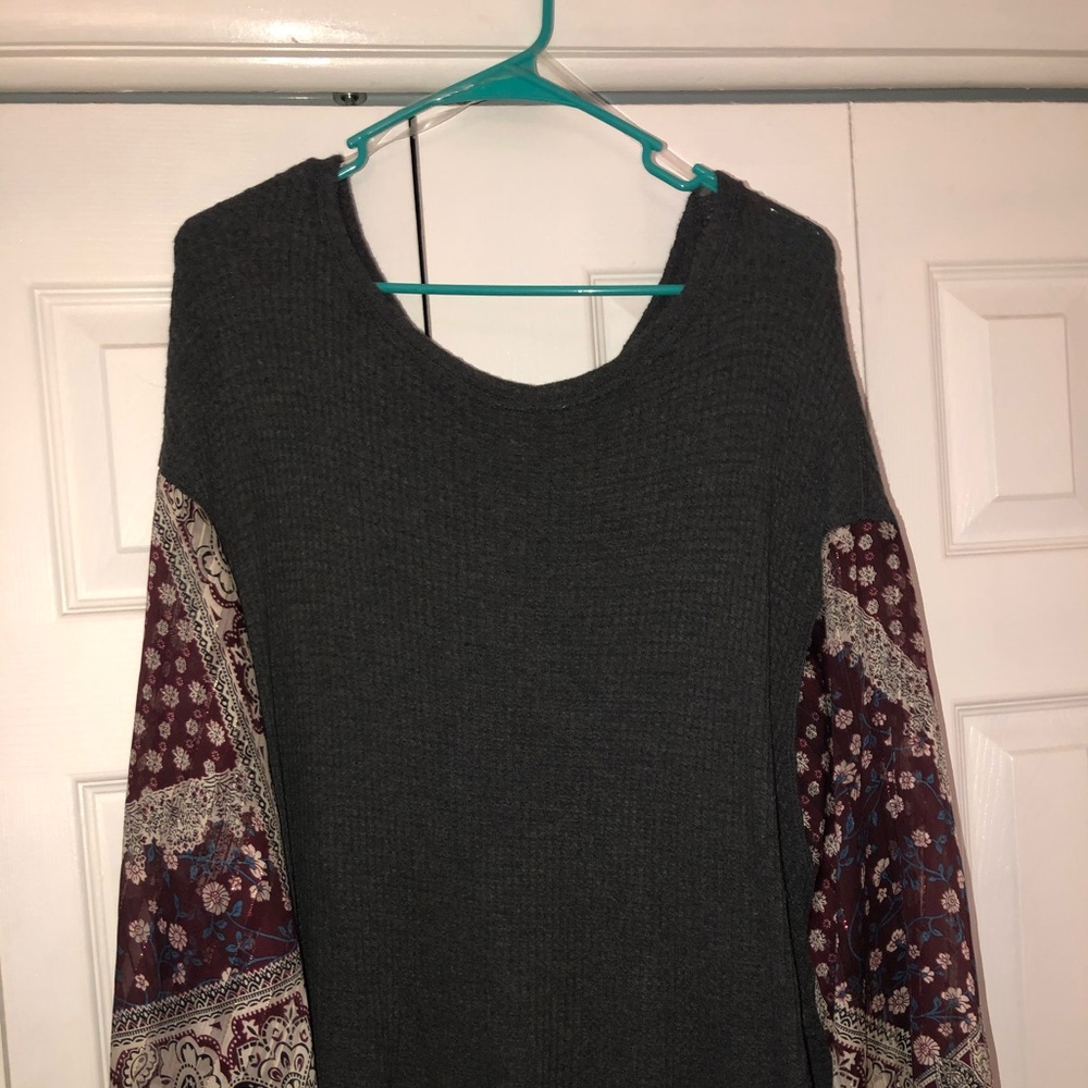 Bubble sleeve top.